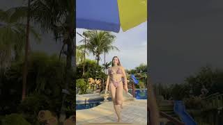 bikini TikTok be like..