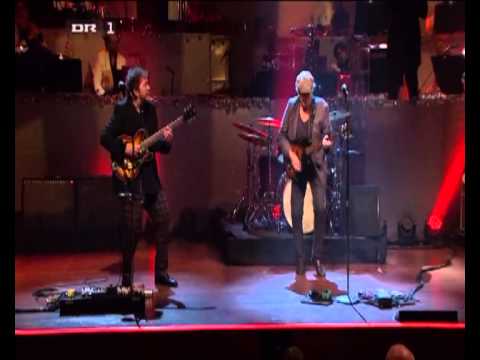 DRs Juleshow 2012. Kim Larsen & Kjukken - Bare For At Gøre En Forskel