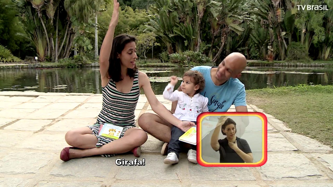 Programa Especial - pais surdos falam sobre a relação com filha ouvinte