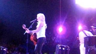 Ilse de Lange live - Stuck in the middle with you