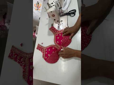 ❤️ Beautiful Sabyasachi Blouse Design !! #ytshorts  #blouse #shorts #sabyasachi #mohsinfashionhub