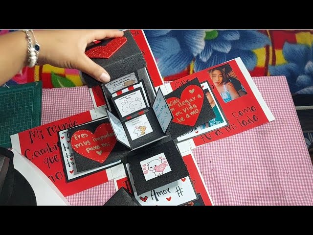 Vídeo relacionado con Caja de Regalo de Explosión DIY de 5 Capas, 24x24x24cm Caja Sorpresa con Fotos Negro Explosion Box, Fotos Desplegable Sorpresa Explosiva para Cumpleaños Día san Valentín Aniversario Navidad