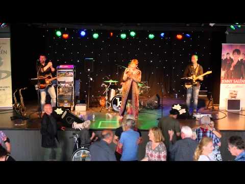 Jenny Saléns framför "Kärleken har fått vingar" på Skansen 2015