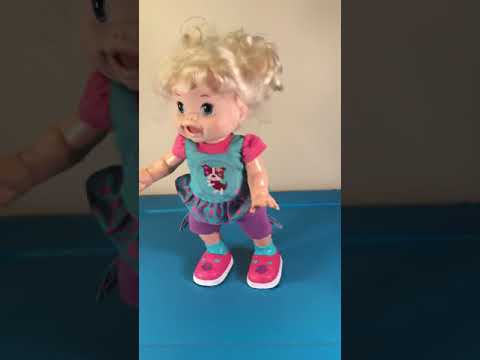Baby Alive Baby Wanna Walk Doll Blonde - Walks and Talks 2011 Hasbro *Working