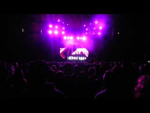 AVICII True Tour London 2014 - Cazette playing Pryda - Lycra