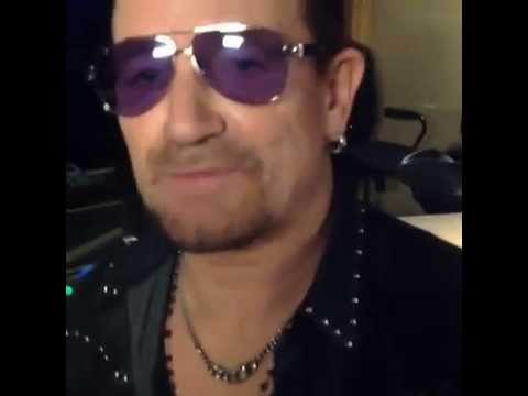 Bono saluda a Charly Garcia