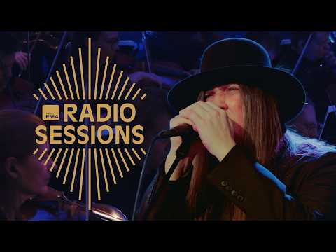 radio FM4 and archiveofficial