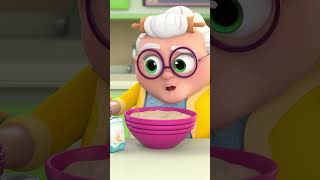 A VOVÓ LEVOU UM BANHO DE FARINHA?! 😱🍰😂