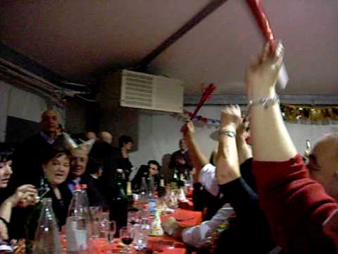 Montaldo Torinese.Capodanno 2010 con " Bandiera gialla " .AVI