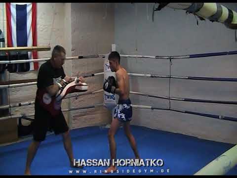 Hassan beim Thaiboxtraining / Jugendgruppe Ringside Gym