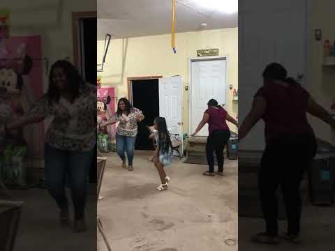 Dancing to Chutney Music / Hemlata Dindial