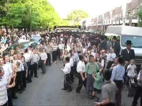 Hachnosas Sefer Torah At Bnei Torah Sanz In Boro Park  Part 1