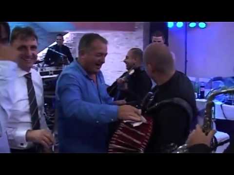 Harmonikas a sviri a tope