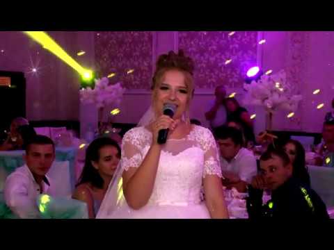 Невеста поет на свадьбе песню родителям. Свадебные песни родители. Невеста поет на свадьбе песню родителям. Свадебные песни родители. Где невеста поет отцу.
