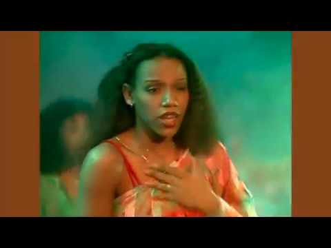 Sister Sledge - He's The Greatest Dancer (12 Inch Mix) (Intro) (1979)