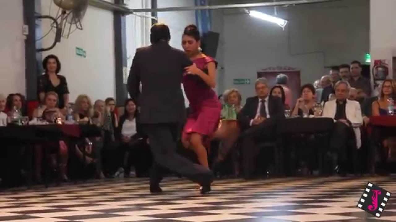 VIDALA BARBOZA Y OMAR CACEREZ en el Sin Rumbo (Tango: Gallo Ciego)