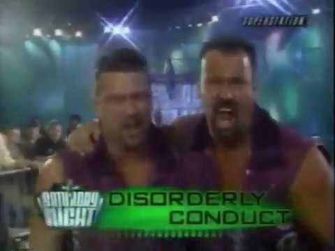 Los Villanos vs. Disorderly Conduct (12 18 1999 WCW Saturday Night)