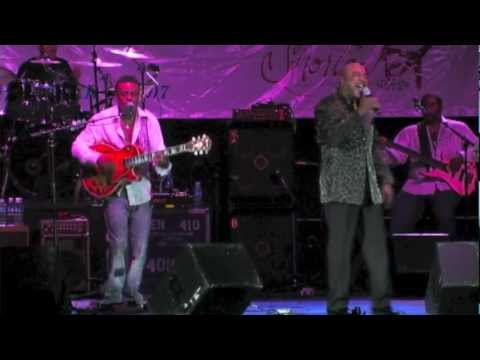 AQUIY AJAZZ, NORMAN BROWN & PEABO BRYSON "This Masquerade"