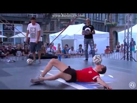 ERLEND vs GUZIK 1 8   SuperBall 2016 LIBEREC Freestyle Football