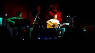 Lou Rhodes - Circles (live in Leeds)