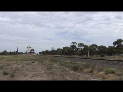 6AM8 The Overland with Nr 6 at Worsley S.A. 25.1.2019