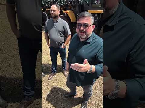 JUQUITIBA CONQUISTA UMA PÁ CARREGADEIRA PARA A CIDADE