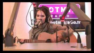 JOYCE JONATHAN - Pas Besoin De Toi - live Hotmix Radio