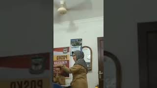 Download lagu Ibuk guru latah 😂😂 mp3 Download lagu Ibuk guru latah 😂😂 mp3