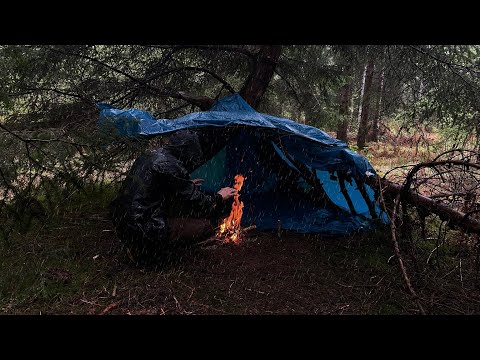 HOW TO SURVIVE THE RAINSTORM WITH 5 ITEMS ONLY - Solo Survival