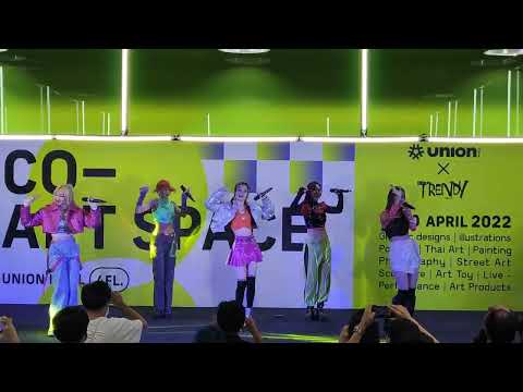 VID 4549  RedSpin -  " แฟนในอนาคต " (Tie Me Up)  Union Mall X TRENDY Gallery  @  Union mall