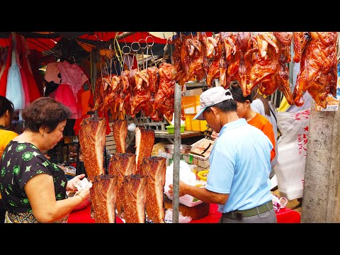 A Small Market In Phnom Penh - People Buying Foods For Chinese New Year - Psar Kromoun