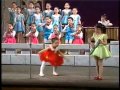Корейские дети поют песню 