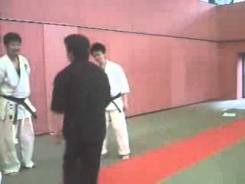 全員で追い突きを崩す稽古①