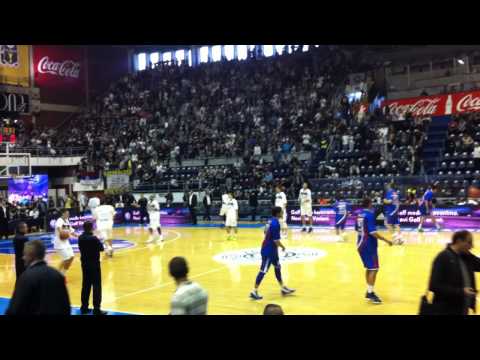 GhidSportiv - Intrare in arena antrenor Partizan