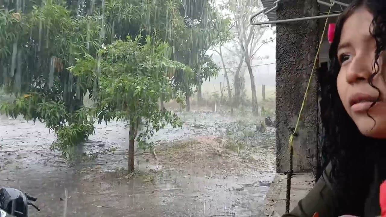 Que torment4 de  lluvia en☔️ en Jabalí 