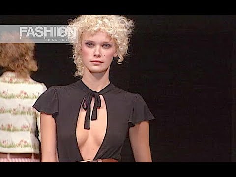 MOSCHINO CHEAP&CHIC Spring Summer 2003 Milan - Fashion Channel