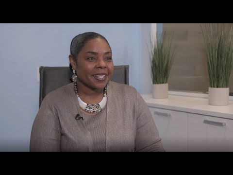 Dr. Lynette Bradley-Baker Receives the 2019 Key to Pharmacy Hall Award