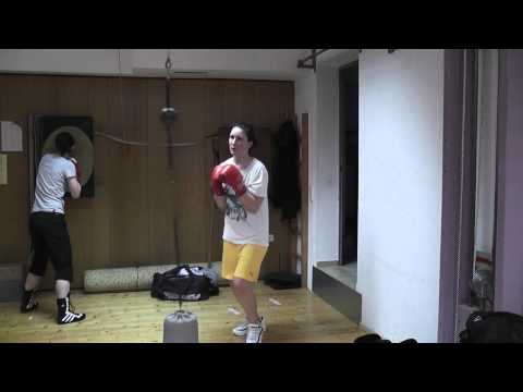 2013-01-19 Angelique Maschl am Speedball - Kaderlehrgang - Kampfschule Sugambrer Fightclub