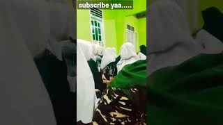 Download lagu SANTRI PUTRI UWUW CANTIK KEGIATAN BERSAMA#santri #SANTRIALHIKMAH mp3