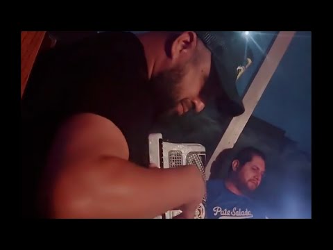 Los Gutis - El Chango Aviles