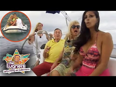 SCHIFFBRUCH?! 😳 DANIELA übernimmt das Steuer ⛵😂 | Die Lugners - Geburtstag am Ballermann | ATV