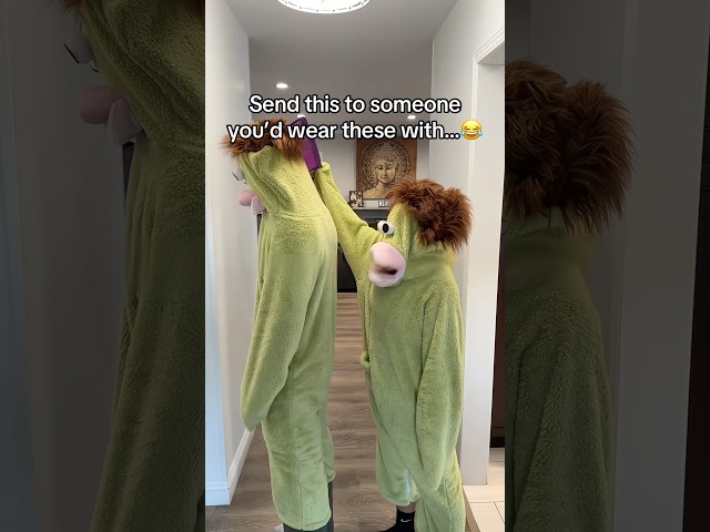 Vídeo relacionado con GUUTHQOR Goofy Onesie Adult,Silly Onesie, Funny Monster Onesies,Funny Fancy Dress Costume for Men & Ladies, Festival Outfit & Cosy Pyjamas (Green,x_l)