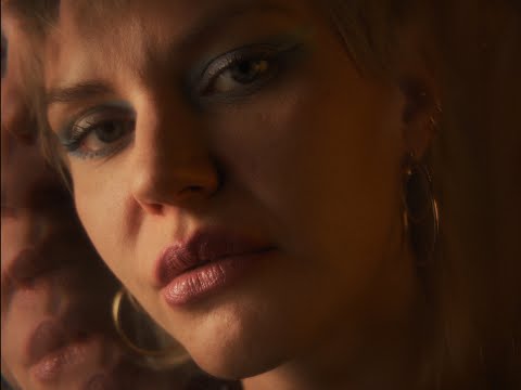 Gwen Dolyn mit Toyboys - Hände, getrocknet (Official Video)