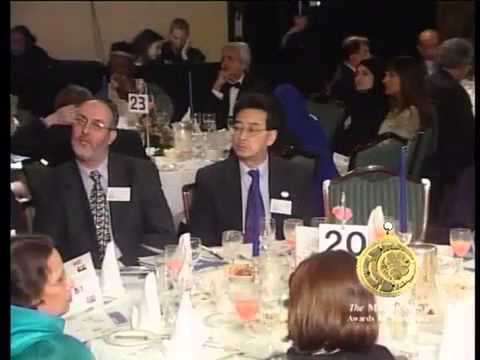 Cak Nun & Kiai Kanjeng Memukau banyak penonton (The Muslim News Awards for Excellence 2005)