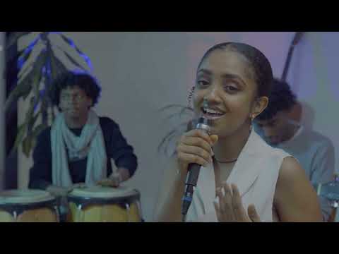 Dawite Mekonen Mee xiqqoo gad taa'imee  cover by Meron Mekete New Ethiopian Oromo cover Music 2025