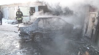 Учёный 5 лет собирал машину. Завёл и ...