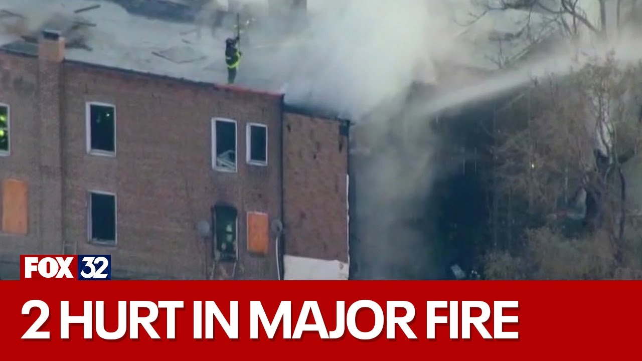 Fire at abandoned Chicago apartment building leaves 2 hospitalized