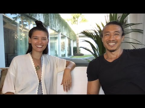 Let's play '21 Questions Game' (with Mei-lan) - YouTube