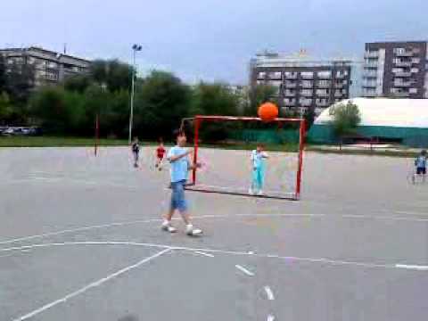 Pavle Markovic-Shoting on the basket