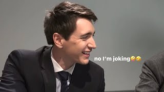 Oliver phelps being a supportive/big brother energy!